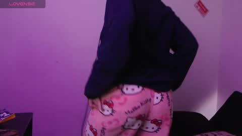 Snapshot of mary_janness chatting on October 2025 07:54:02 PM 100 online show from October 2025 07:54:02 PM