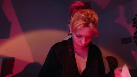 Snapshot of mary_janness chatting on December 2025 05:57:02 AM 100 online show from December 2025 05:57:02 AM