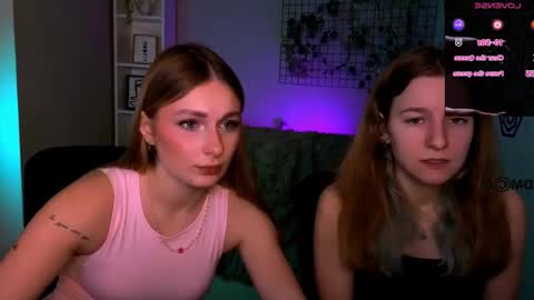 Snapshot of mary_meow_hot chatting on December 2025 10:42:01 AM Mary online show from December 2025 10:42:01 AM