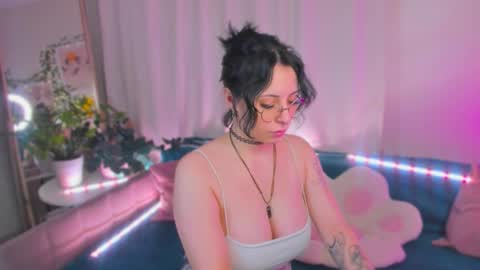 Snapshot of mary_radiant chatting on February 2026 02:17:02 AM Mary online show from February 2026 02:17:02 AM