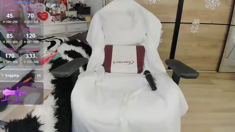 Snapshot of maryeelle chatting on December 2024 12:47:01 AM Maryelle online show from December 2024 12:47:01 AM