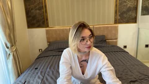 Snapshot of maryharriss chatting on December 2025 01:33:02 AM maryharriss online show from December 2025 01:33:02 AM