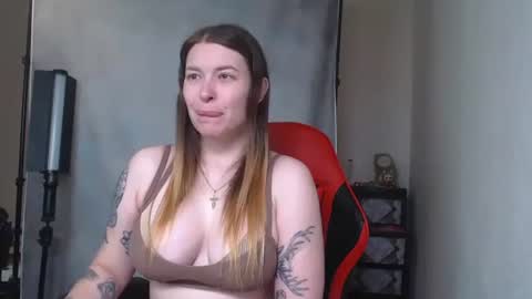 Snapshot of maryhotloves chatting on October 2025 08:59:02 AM MaryHotLoves online show from October 2025 08:59:02 AM