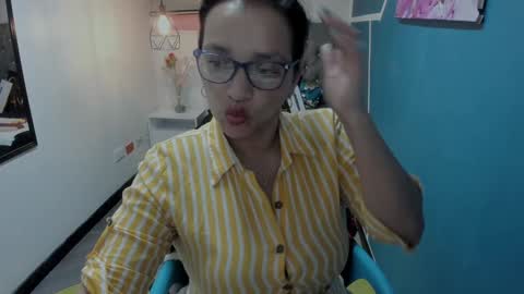 Snapshot of marylinmilf chatting on December 2024 11:07:01 PM Marylin online show from December 2024 11:07:01 PM