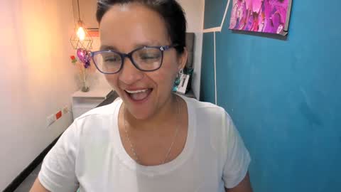 Snapshot of marylinmilf chatting on December 2024 11:14:01 PM Marylin online show from December 2024 11:14:01 PM