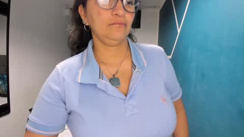 Snapshot of marylinmilf chatting on December 2024 01:53:02 AM Marylin online show from December 2024 01:53:02 AM