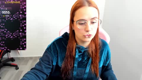 Dulce Maria online show from January 2025 07:24:01 PM