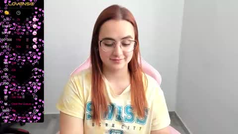 Dulce Maria online show from February 2025 08:00:02 PM