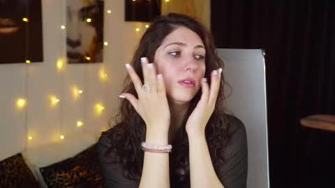 Mary Miller online show from November 2025 09:55:02 AM