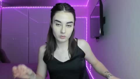 Snapshot of maryy_luv chatting on February 2026 03:49:01 AM Mary online show from February 2026 03:49:01 AM