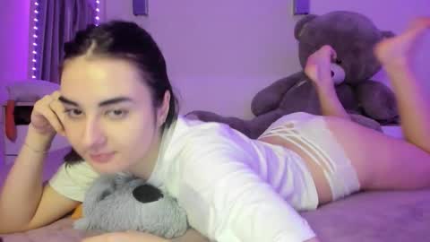 Snapshot of maryy_luv chatting on February 2026 01:03:02 AM Mary online show from February 2026 01:03:02 AM