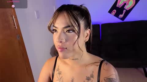 maryybellax online show from November 2025 04:45:02 PM