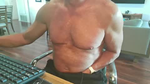 Snapshot of mascmuscle49 chatting on December 2024 06:05:01 PM mascmuscle49 online show from December 2024 06:05:01 PM