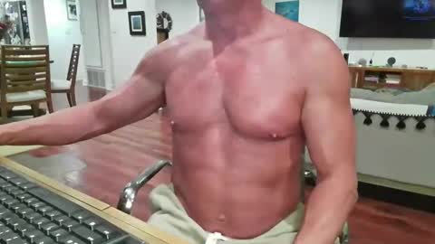 Snapshot of mascmuscle49 chatting on December 2025 01:33:02 AM mascmuscle49 online show from December 2025 01:33:02 AM