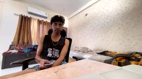 Snapshot of maskboyz2003 chatting on November 2025 05:40:01 AM maskboyz2003 online show from November 2025 05:40:01 AM