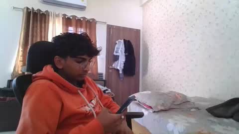 Mask Boy online show from November 2025 04:00:01 AM