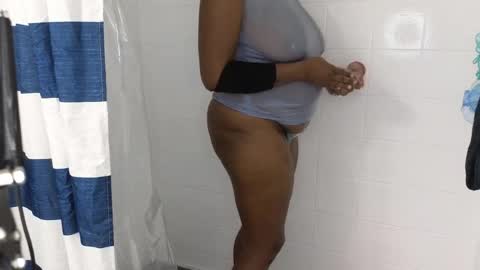 Snapshot of maskedmilf822397 chatting on April 2026 12:27:01 AM maskedmilf822397 online show from April 2026 12:27:01 AM