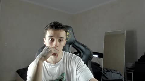 Snapshot of mason_warhol chatting on March 2025 03:44:01 AM Mason online show from March 2025 03:44:01 AM