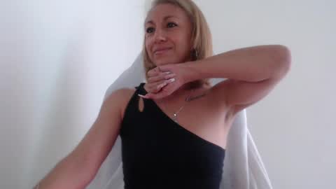 massiel ferreti online show from May 2026 09:32:02 PM