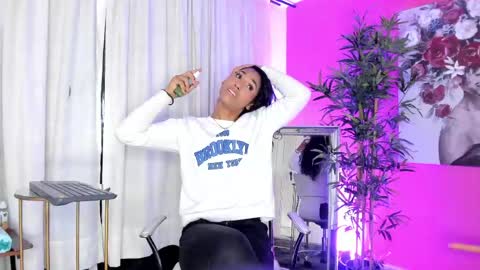 massielhot online show from May 2026 07:00:02 PM