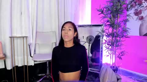 massielhot online show from May 2026 09:43:01 PM