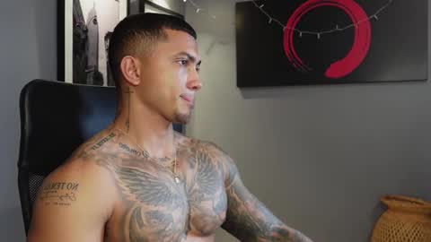 Massimo online show from November 2025 08:07:02 PM