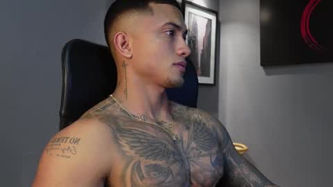 Massimo online show from December 2025 03:01:02 AM