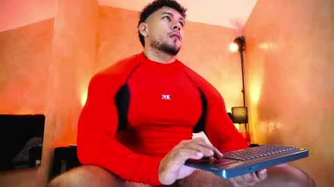 massimowalton2 online show from May 2026 03:23:02 AM