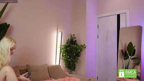 Maya online show from September 2025 04:35:01 AM