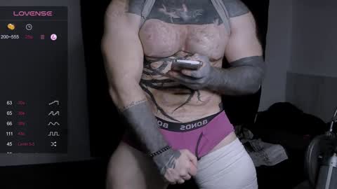 Snapshot of master_oil chatting on January 2025 03:31:02 PM Huge Alex online show from January 2025 03:31:02 PM