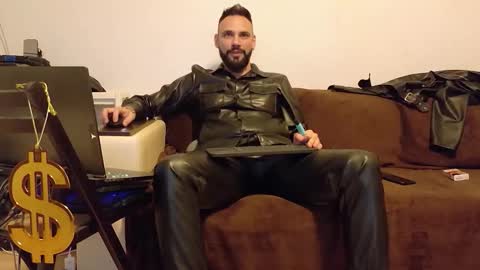 Snapshot of master_roberto333 chatting on November 2025 05:39:01 PM SIR online show from November 2025 05:39:01 PM