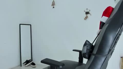 Snapshot of masteralda09 chatting on December 2025 01:17:02 PM Alpha junior online show from December 2025 01:17:02 PM