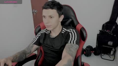 Snapshot of masterdave7 chatting on November 2025 06:01:02 PM Dave online show from November 2025 06:01:02 PM