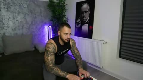 Snapshot of masterkingmuscle chatting on November 2025 11:18:01 PM masterkingmuscle online show from November 2025 11:18:01 PM