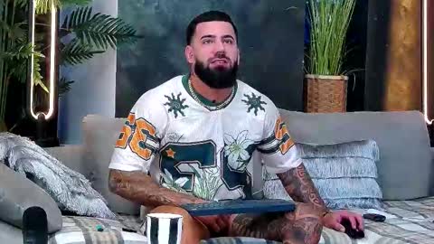 Snapshot of masterkingofmuscle chatting on November 2025 07:30:01 AM masterkingofmuscle online show from November 2025 07:30:01 AM