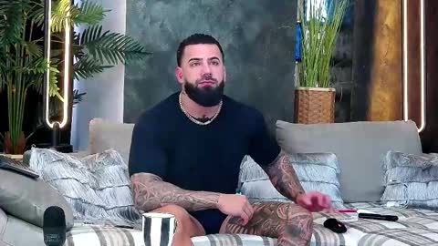 Snapshot of masterkingofmuscle chatting on November 2025 07:47:01 AM masterkingofmuscle online show from November 2025 07:47:01 AM