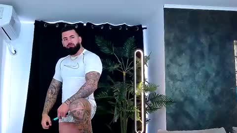 Snapshot of masterkingofmuscle chatting on November 2025 08:13:02 AM masterkingofmuscle online show from November 2025 08:13:02 AM