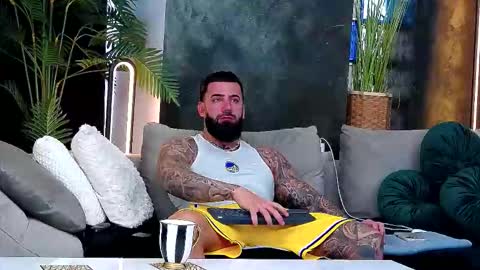 Snapshot of masterkingofmuscle chatting on December 2025 08:01:01 AM masterkingofmuscle online show from December 2025 08:01:01 AM