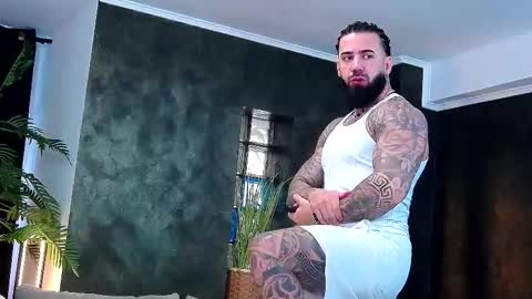 Snapshot of masterkingofmuscle chatting on December 2025 09:58:02 AM masterkingofmuscle online show from December 2025 09:58:02 AM