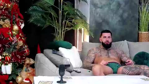 Snapshot of masterkingofmuscle chatting on December 2025 09:54:01 PM masterkingofmuscle online show from December 2025 09:54:01 PM