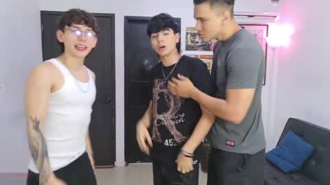 Snapshot of masters_sexx chatting on May 2026 11:26:02 AM Team Cris Darwin- Fernando- Stiven- David online show from May 2026 11:26:02 AM