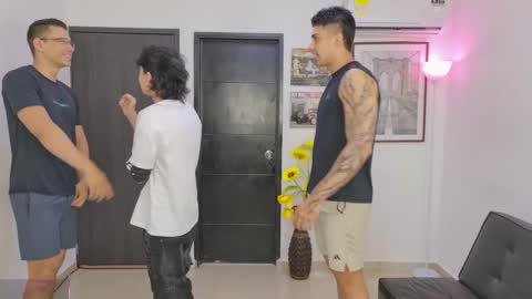 Snapshot of masters_sexx chatting on May 2026 11:18:02 AM Team Cris Darwin- Fernando- Stiven- David online show from May 2026 11:18:02 AM
