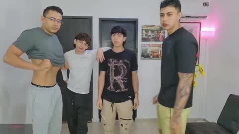 Snapshot of masters_sexx chatting on May 2026 11:06:01 AM Team Cris Darwin- Fernando- Stiven- David online show from May 2026 11:06:01 AM