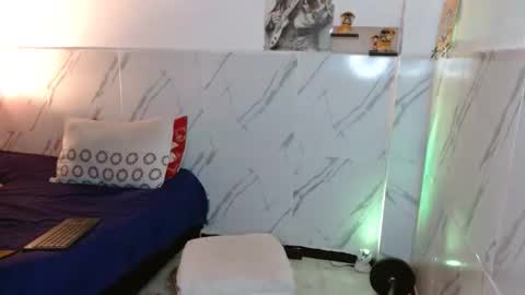 Snapshot of mat_kush chatting on December 2025 12:27:01 AM Matt online show from December 2025 12:27:01 AM