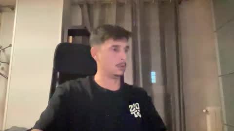 Snapshot of matahavi chatting on September 2025 09:17:02 PM Aaron online show from September 2025 09:17:02 PM