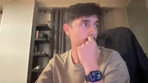 Snapshot of matahavi chatting on November 2025 06:18:02 PM Aaron online show from November 2025 06:18:02 PM