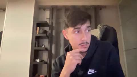 Snapshot of matahavi chatting on December 2025 09:53:02 PM Aaron online show from December 2025 09:53:02 PM