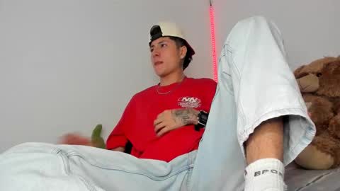 mateo_escobar online show from November 2025 02:01:02 AM