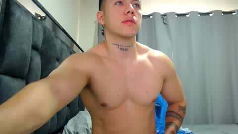 Snapshot of mateosexyhot22 chatting on December 2025 02:11:01 PM Mateo online show from December 2025 02:11:01 PM