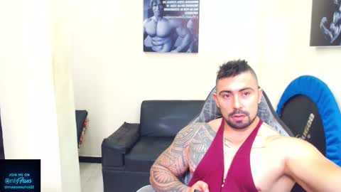 Snapshot of mateosexyhot22 chatting on December 2025 06:14:01 PM Mateo online show from December 2025 06:14:01 PM